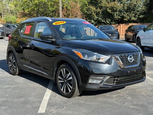 Used 2019 Nissan Kicks SR w/ SR Premium Package image 3