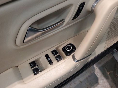 Used 2010 Volkswagen CC Luxury image 12