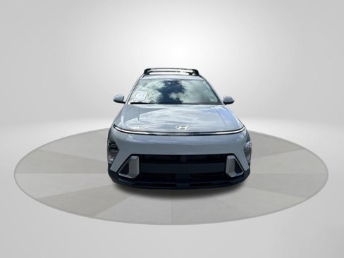 Used 2024 Hyundai Kona SEL image 2