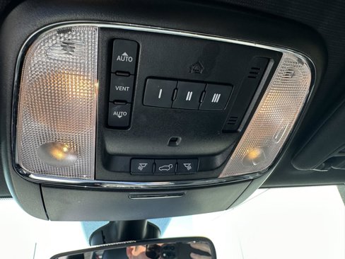 Used 2021 Jeep Grand Cherokee Limited w/ Premium Lighting Group image 18