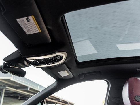Certified 2023 Porsche Macan image 23