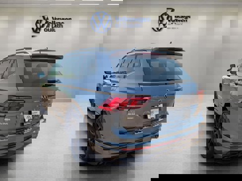 Certified 2022 Volkswagen Tiguan SE R-Line image 3