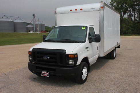 Used 2010 Ford E-350 and Econoline 350 Super Duty image 2