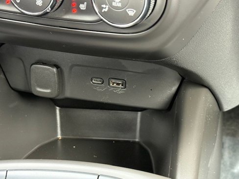 Used 2024 Chevrolet Trax RS w/ Driver Confidence Package image 23