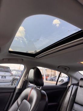 Used 2023 Nissan Sentra SR w/ SR Premium Package image 18