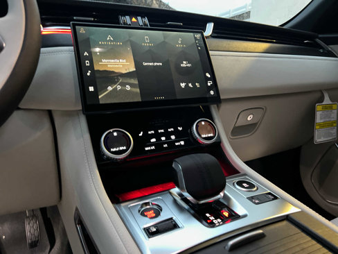 New 2025 Jaguar F-PACE R-Dynamic S image 9