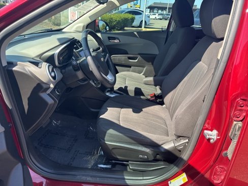 Used 2019 Chevrolet Sonic LT w/ Convenience Package image 14