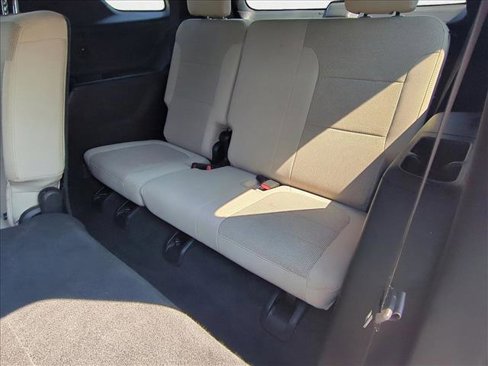 Used 2022 Chevrolet Traverse LS image 19