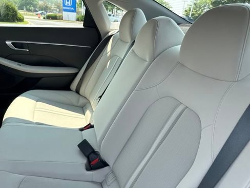 Certified 2023 Hyundai Sonata SE w/ Preferred Accessory Package image 13