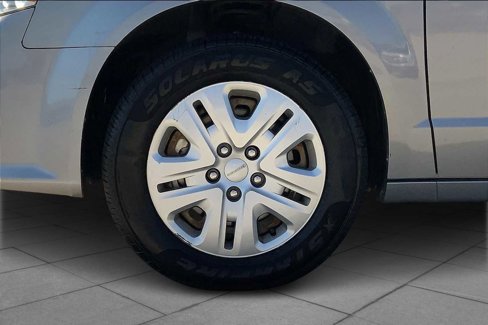 Used 2019 Dodge Grand Caravan SE image 10