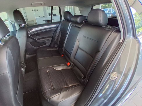 Used 2018 Volkswagen Golf Alltrack S image 19