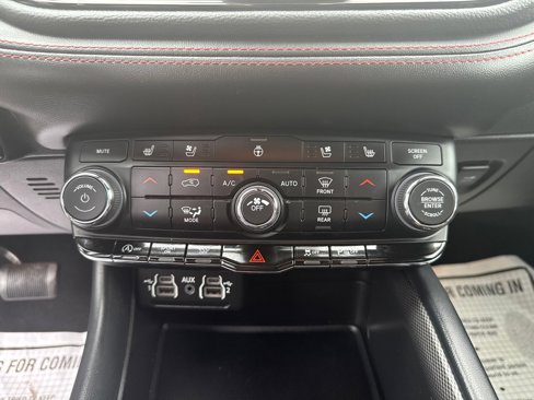 Used 2023 Dodge Durango GT image 36