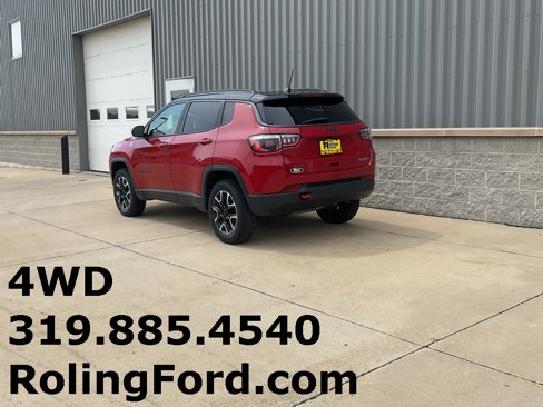 Used 2020 Jeep Compass Trailhawk image 3