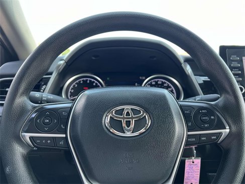 Used 2022 Toyota Camry LE image 24