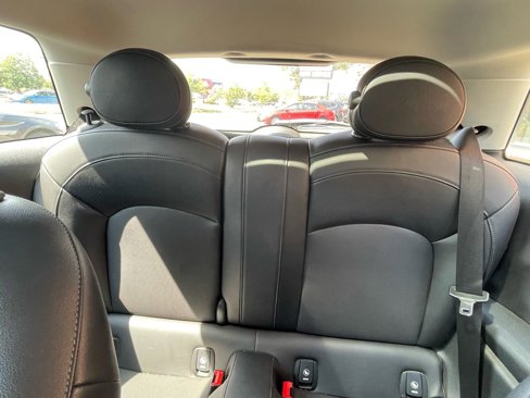 Used 2018 MINI Cooper 2-Door Hardtop image 24