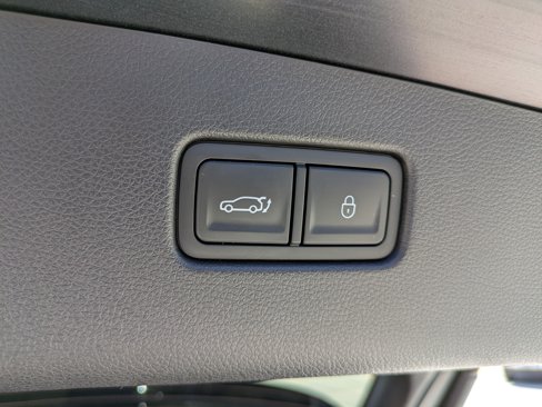 Certified 2024 Genesis GV70 2.5T image 18