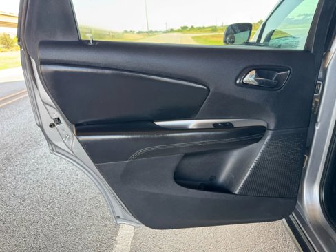 Used 2015 Dodge Journey SXT w/ Flexible Seating Group image 17