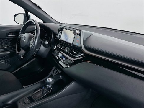 Used 2018 Toyota C-HR XLE image 28