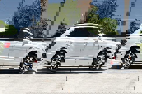 Used 2019 Bentley Bentayga image 9