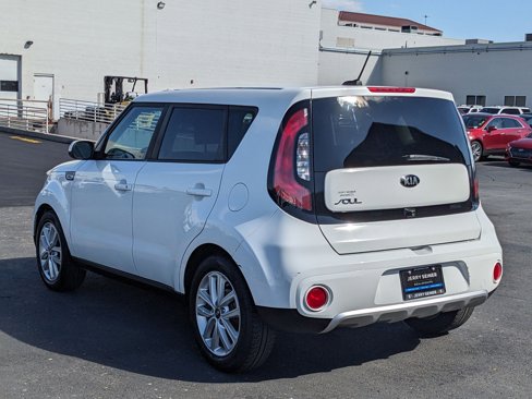 Used 2018 Kia Soul + image 5