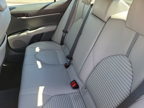 Used 2018 Toyota Camry SE image 9