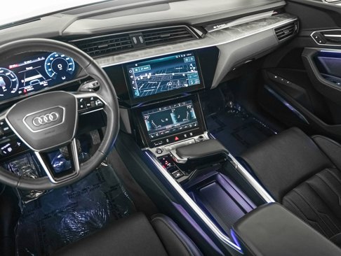 Used 2022 Audi e-tron Prestige w/ Prestige Package image 18