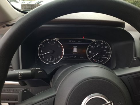 Used 2022 Nissan Rogue S image 16