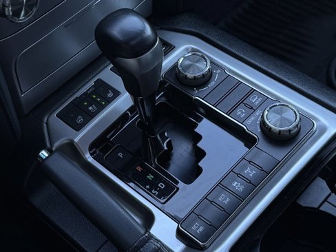 Used 2019 Toyota Land Cruiser image 28