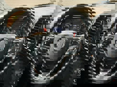 Used 2019 Jeep Cherokee Limited image 11