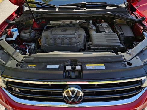 Used 2024 Volkswagen Tiguan SE R-Line image 25