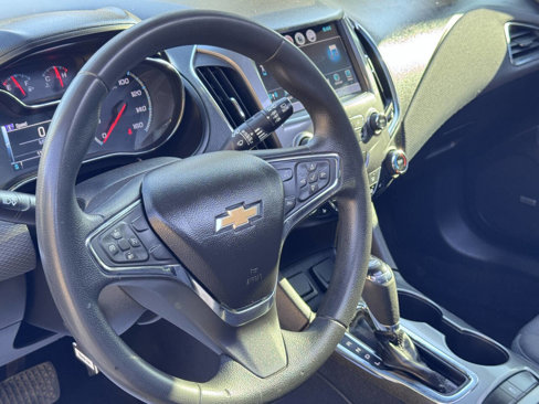 Used 2018 Chevrolet Cruze LT image 11