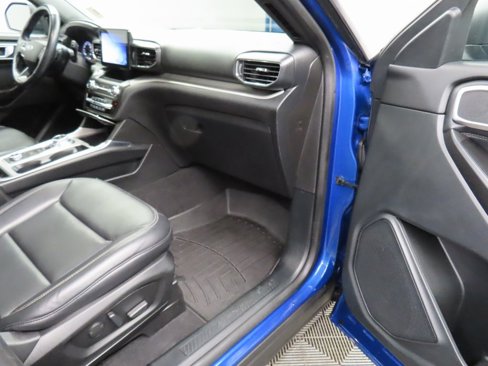 Used 2020 Ford Explorer XLT w/ Equipment Group 202A image 29
