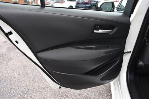 Used 2021 Toyota Corolla LE image 13