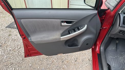 Used 2010 Toyota Prius Three image 2
