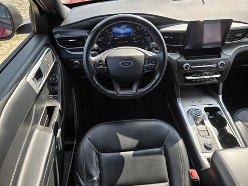 Used 2020 Ford Explorer XLT w/ Equipment Group 202A image 20