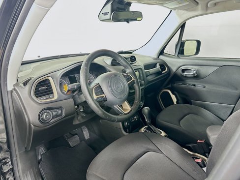 Used 2016 Jeep Renegade Latitude image 9