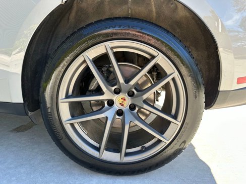 Used 2022 Porsche Macan image 39