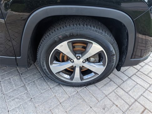 Used 2020 Jeep Cherokee Limited image 18