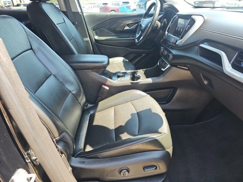 Used 2023 GMC Terrain SLT image 17