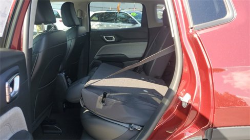 Used 2022 Jeep Compass Latitude image 23
