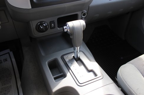 Used 2015 Nissan Frontier SV image 25