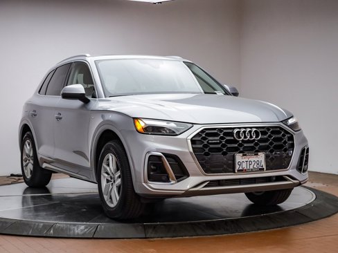 Used 2022 Audi Q5 2.0T Premium w/ Convenience Package image 3