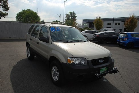 Used 2005 Ford Escape XLS image 7