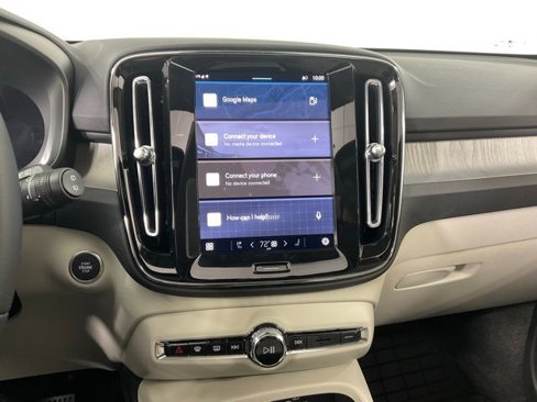 New 2025 Volvo XC40 B5 Plus w/ Protection Package Premier image 15