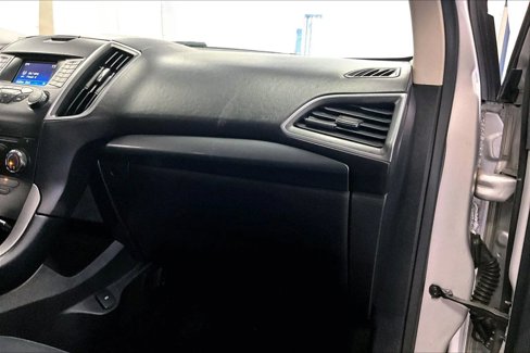 Used 2016 Ford Edge SE image 16