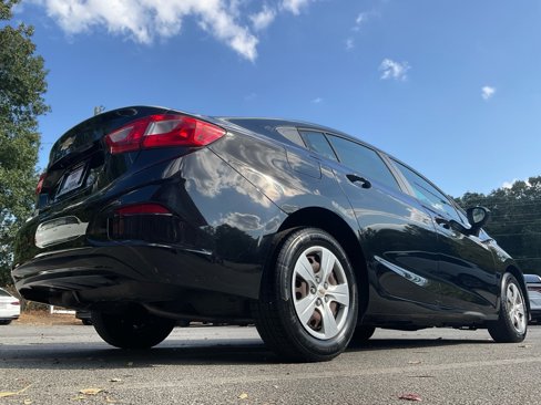 Used 2018 Chevrolet Cruze LS image 41