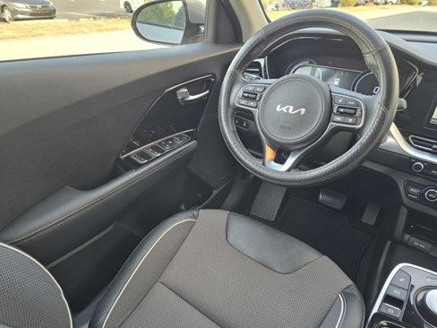 Used 2022 Kia Niro EX image 34