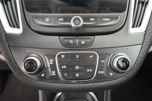 Used 2021 Chevrolet Malibu LT image 18