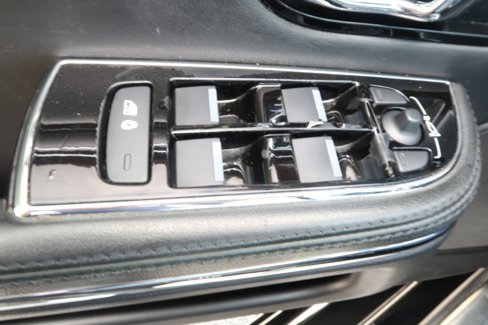 Used 2017 Jaguar XJ R-Sport image 38