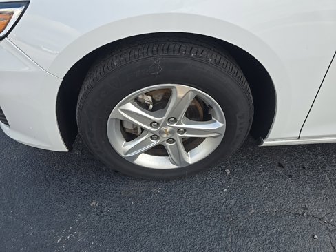 Used 2024 Chevrolet Malibu LT image 4
